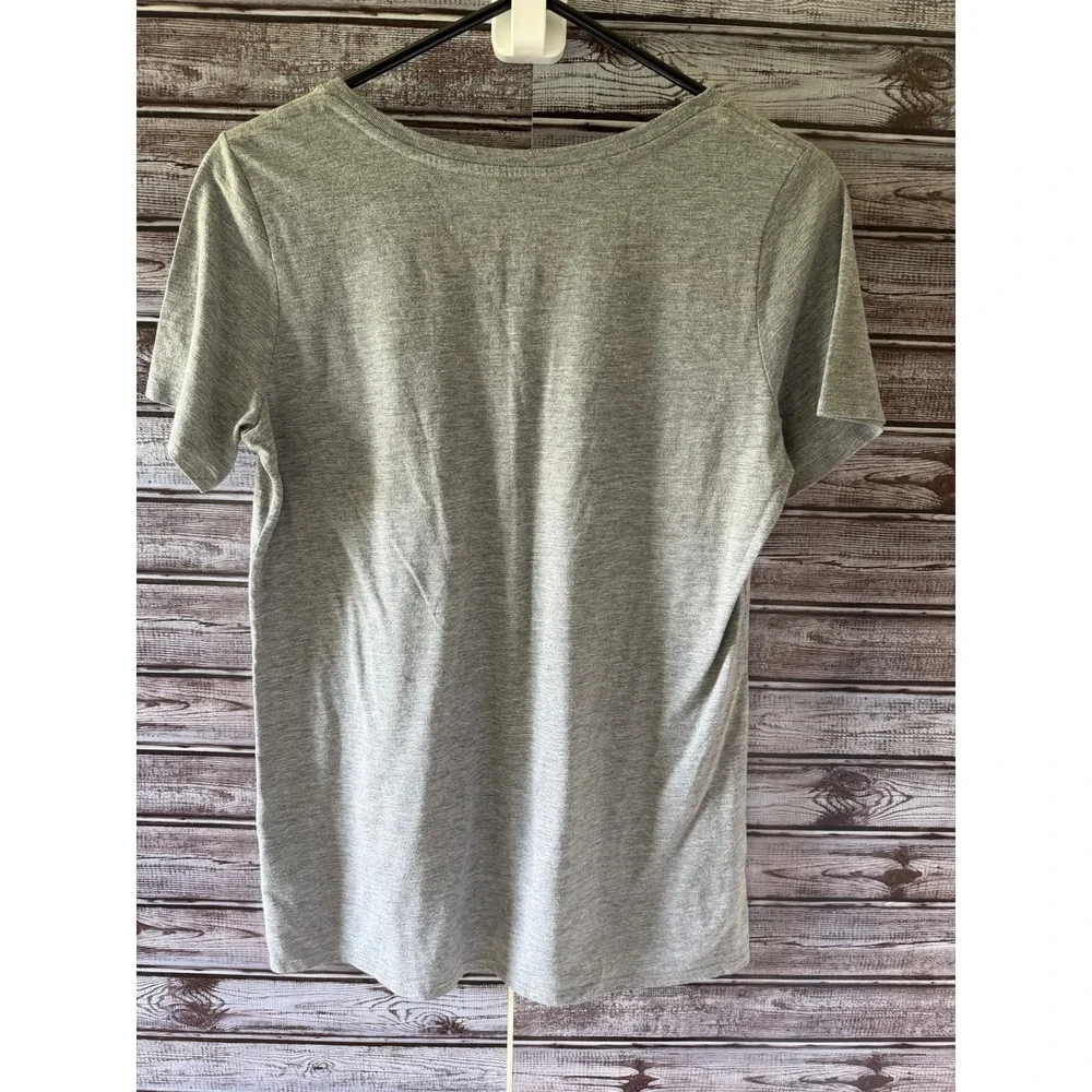 Nike Women's Boston Red Sox Do Damage V-Neck Short-Sleeved T-Shirt Medium Gray